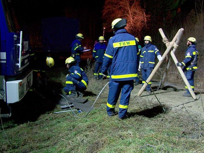 Helfer am Einsatzort (Foto: Vollmer)