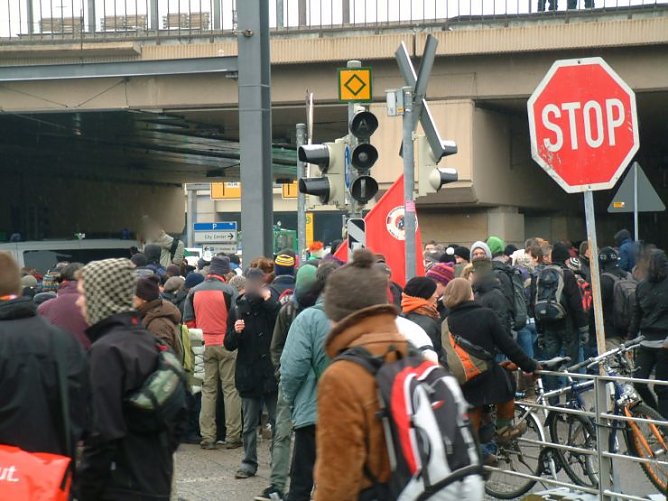 F&uuml;r viele war am Hauptbahnhof erst einmal Endstation (Foto: Anonymus)