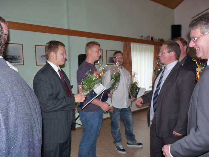 Zeugnisse &uuml;bergeben