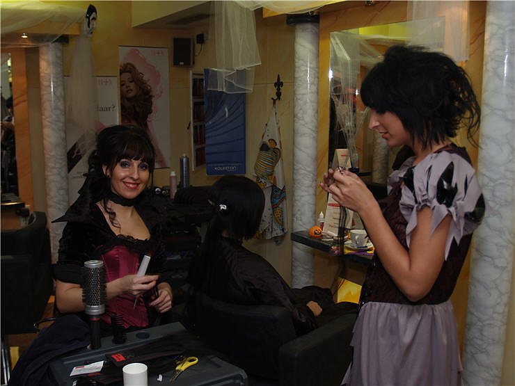 Halloween Party Nordhausen: Fris&ouml;r Jones, Grease, Destille, Schabernack