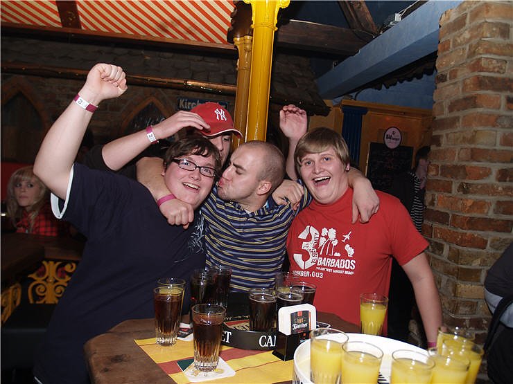 Halloween Party Nordhausen: Fris&ouml;r Jones, Grease, Destille, Schabernack