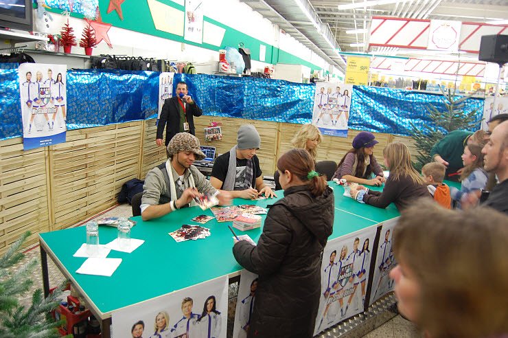 Autogrammstunde beFour in Nordhausen. nnz-City Scout on Tour