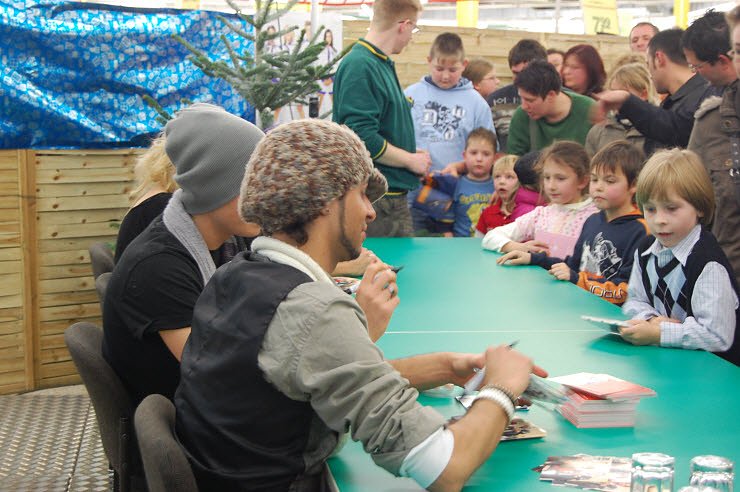 Autogrammstunde beFour in Nordhausen. nnz-City Scout on Tour