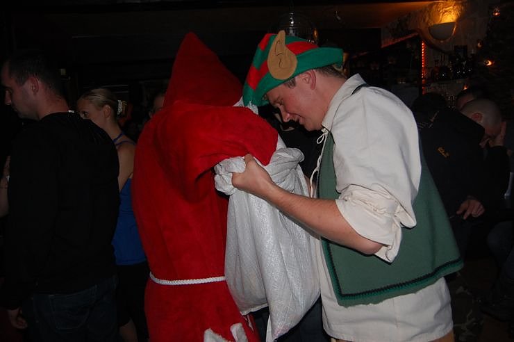 Weihnachtsparty im Amelie. NNZ-City Scout on Tour