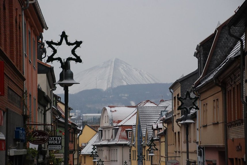Die G&ouml;penstra&szlig;e wurde im Januar 2016, also konkret am heutigen 3., um genau zu sein, erstmals in weihnachtliche Stimmung versetzt. Was lange w&auml;hrt, wird eben manchmal gut.