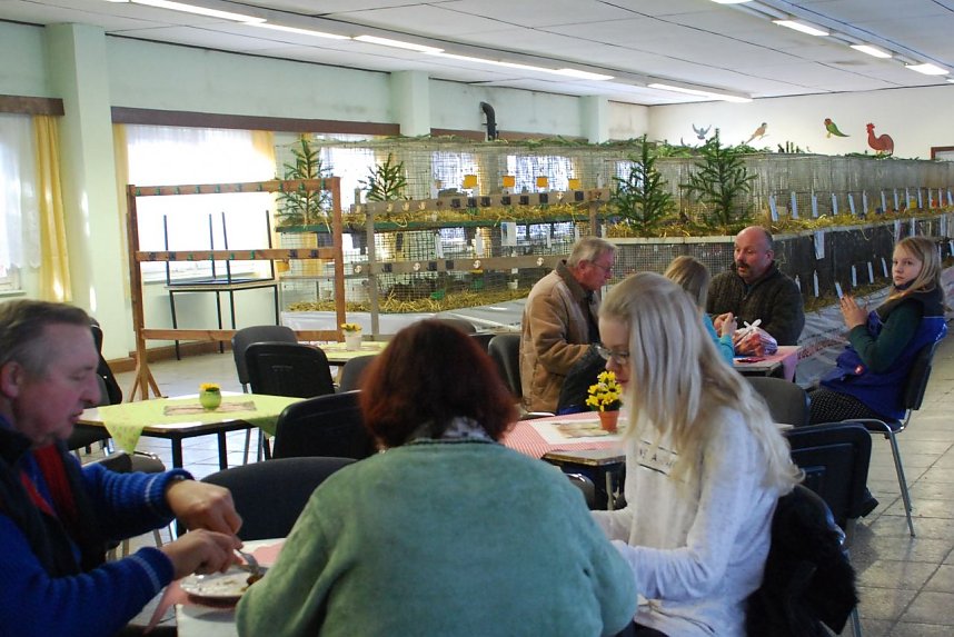 Alles an Ort und Stelle. Hier konnten die Z&uuml;chter und Besucher auch gem&uuml;tlich essen und trinken.
