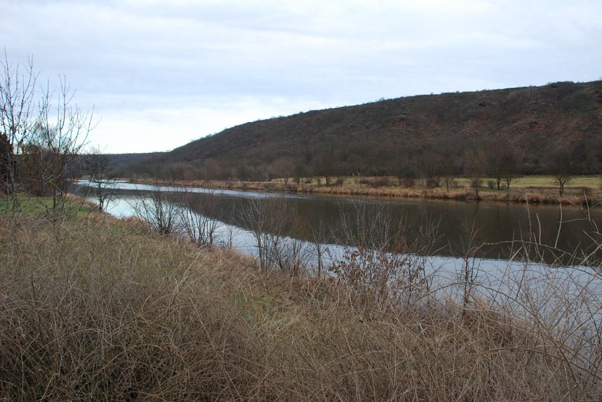 So friedlich flie&szlig;t die Saale nicht immer an Friedeburg vorbei.