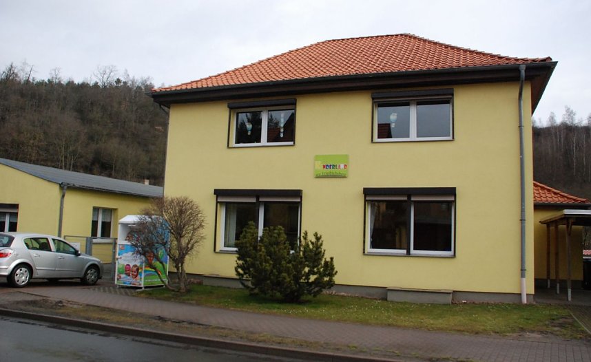 Einladend sieht das "Kinderland am Friedrichsberg" aus. Doch es sind einige Verbesserungen notwendig, f&uuml;r die die Gemeinde nun Geld zugesagt bekommen hat.