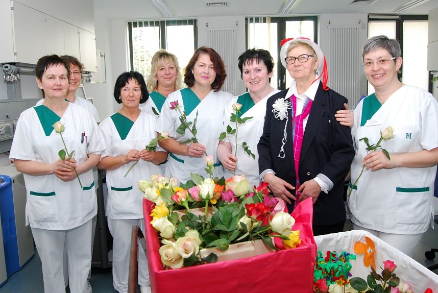 Freude auch bei den Laborantinnen der Klinik.