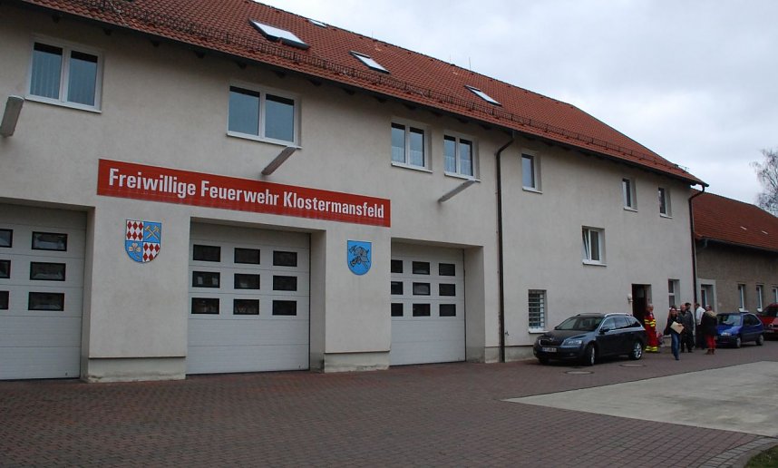 Sind einander nah: die Rettungswache und der Standort der Freiwilligen Feuerwehr Klostermansfeld.