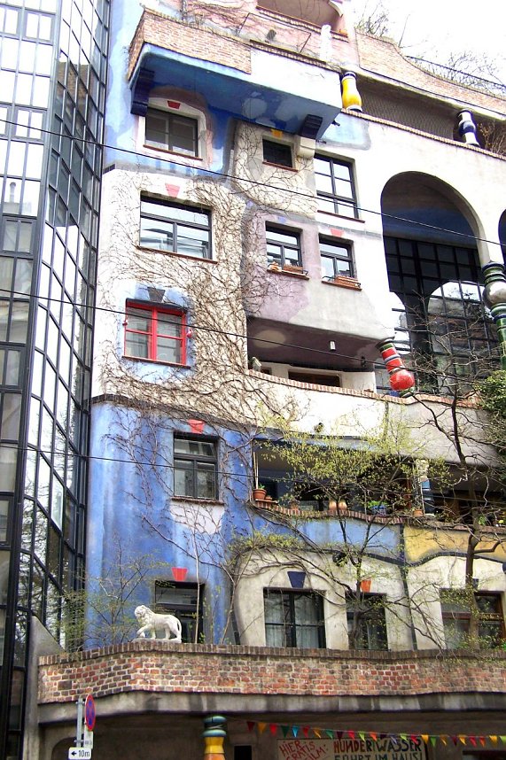 Ein Abstecher nach Wien: Hundertwasser Haus S&uuml;dseite