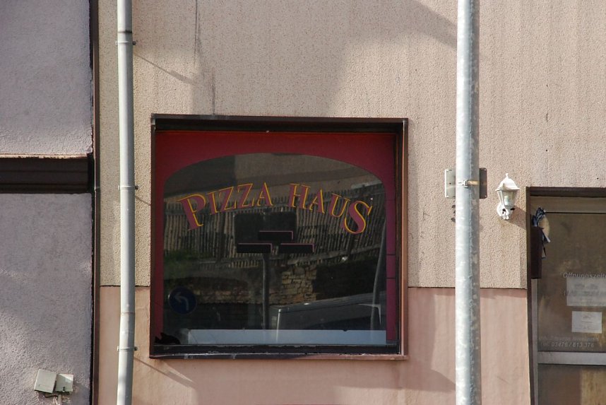 Es war einmal. Ein Pizzaofen konnte in diesem Haus nicht explodiert sein, denn dessen Feuer ist seit mehr als zehn Jahren erloschen.