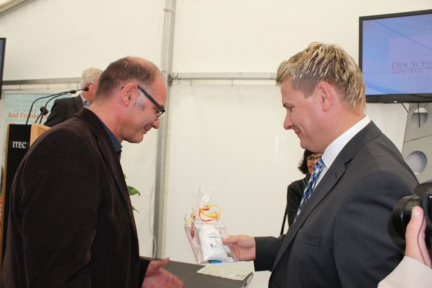 Mit Festakt schiefer Turm als gerettet gefeiert