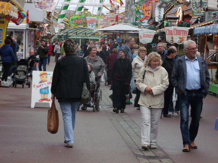 Bummel &uuml;ber&acute;n "Rummel"