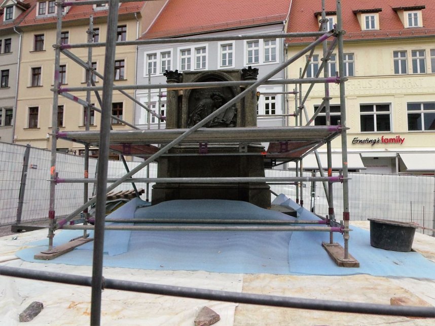 Vor einer Woche bereits stand der Sockel f&uuml;r das Lutherdenkmal.
