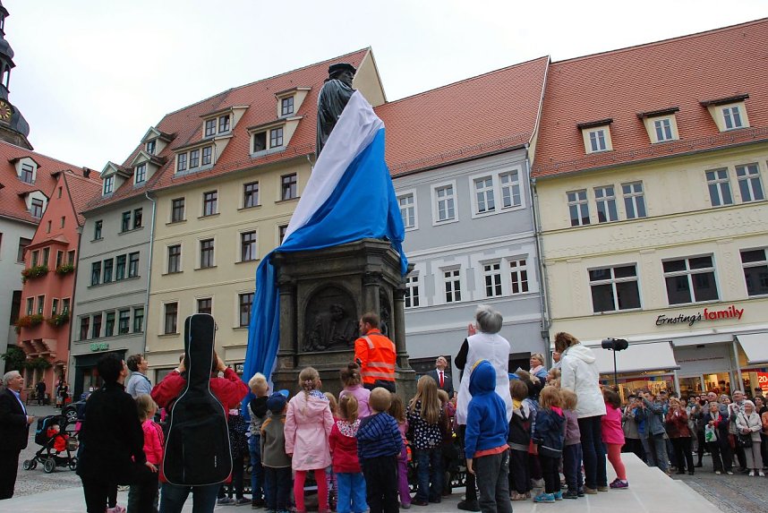 Stufe zwei der Enth&uuml;llung.