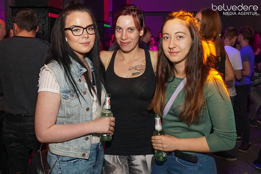 Wir bekennen Farbe! - so hie&szlig; das Motto der Nacht vom Samstag zu Sonntag im Nordh&auml;user Jugendclubhaus. Auf die G&auml;ste wartete nicht nur jede Menge Licht, sondern auch jede Menge toller Musik. Wir haben wieder die Galerie f&uuml;r Sie zusammengestellt.