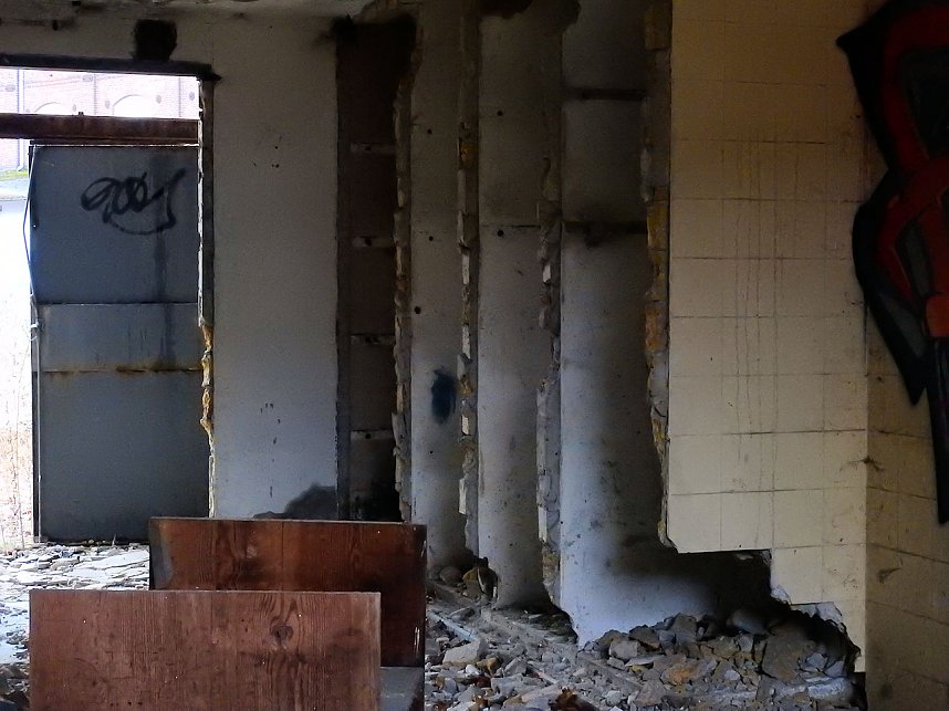 Peter Blei in der Brikettfabrik