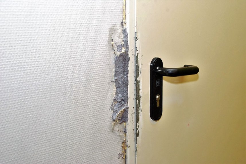 Alle verschlossenen T&uuml;ren im Haus der Jugend wurden brutal aufgebrochen.