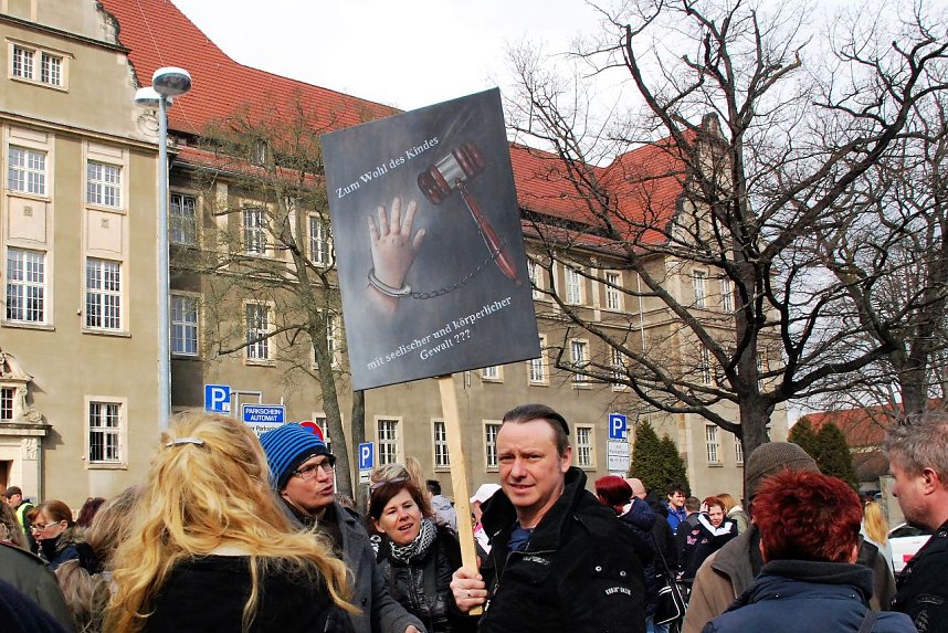 Fragen, die anklagen