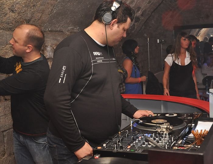 Funky  Kitchen NDH Tunes Clubtour im Grease