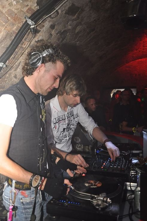 Funky  Kitchen NDH Tunes Clubtour im Grease