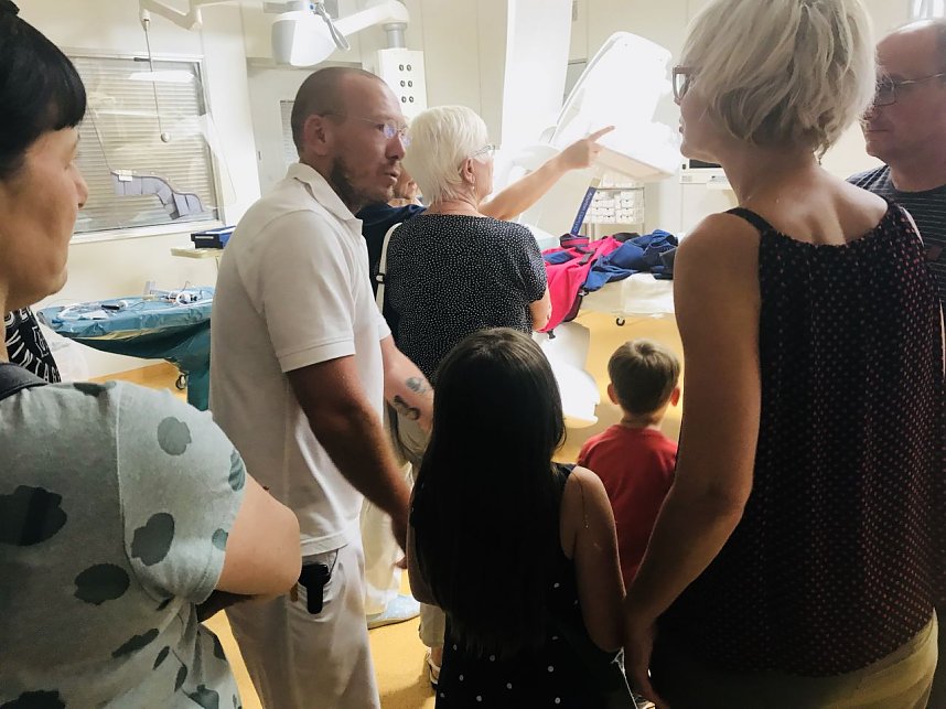 Gro&szlig;er Andrang im Hybrid-OP.