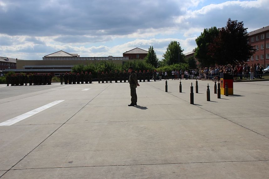 Einheiten der Bundeswehr verabschiedet