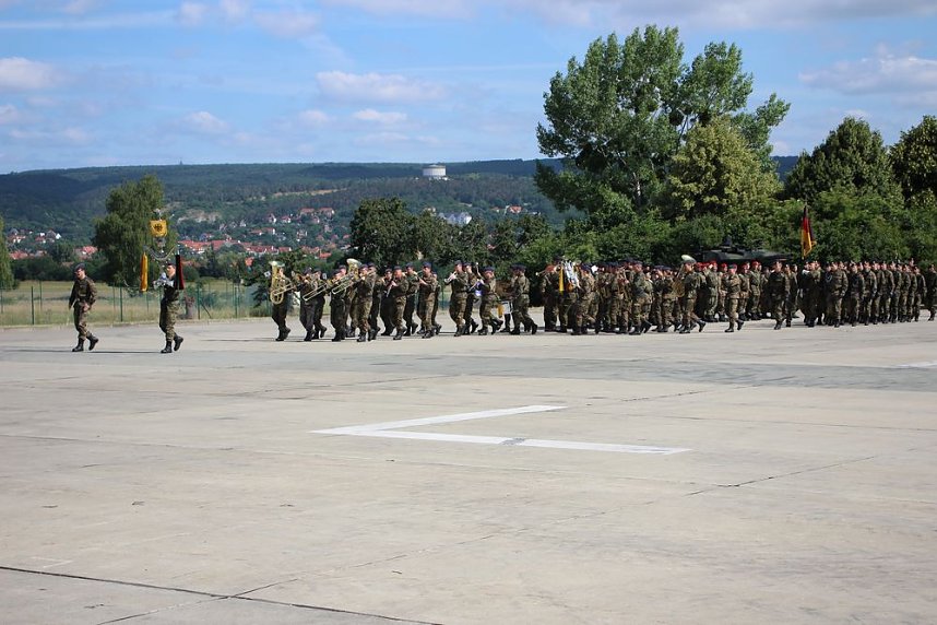 Einheiten der Bundeswehr verabschiedet