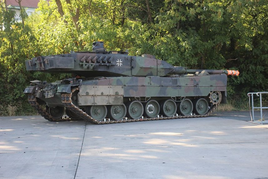 Panzer in Richtung Litauen verladen