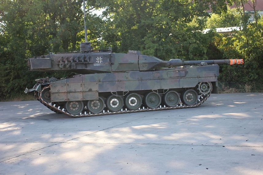 Panzer in Richtung Litauen verladen