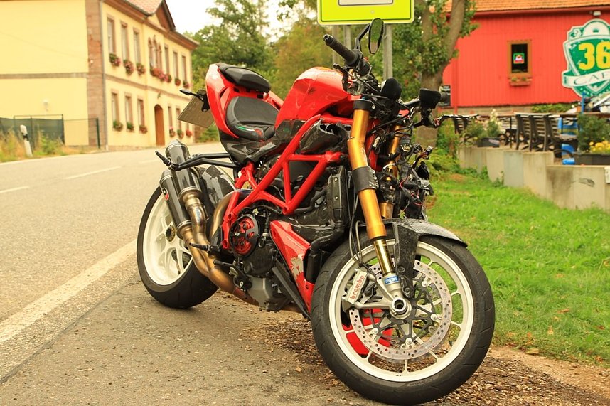 Zwei Unf&auml;lle auf der B85