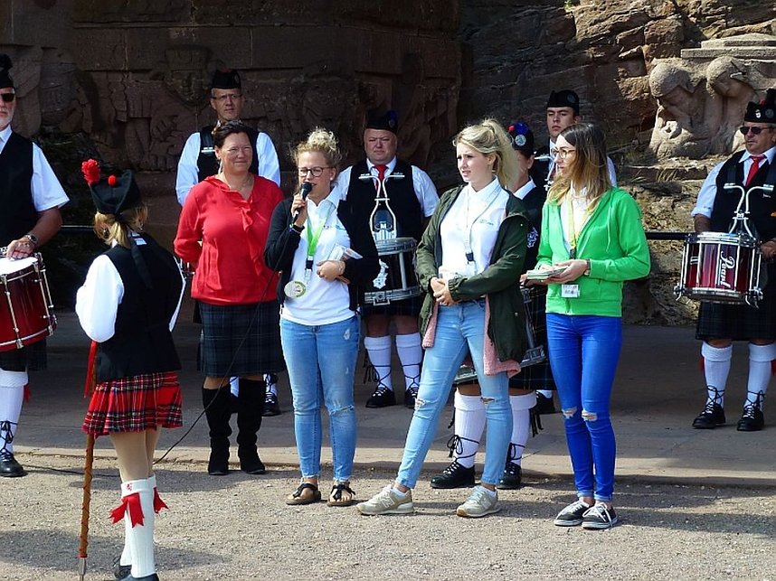 Barbarossa Pipers & Drums am Kyffh&auml;user