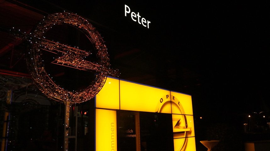 Er&ouml;ffnung des Opel-Autohauses