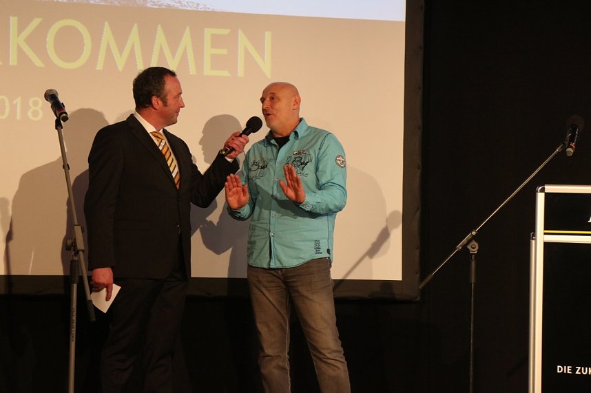 Er&ouml;ffnung des Opel-Autohauses