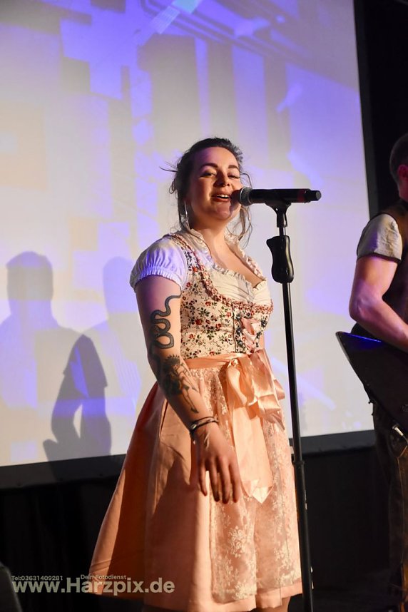 H&uuml;ttengaudi bei Autohaus Peter