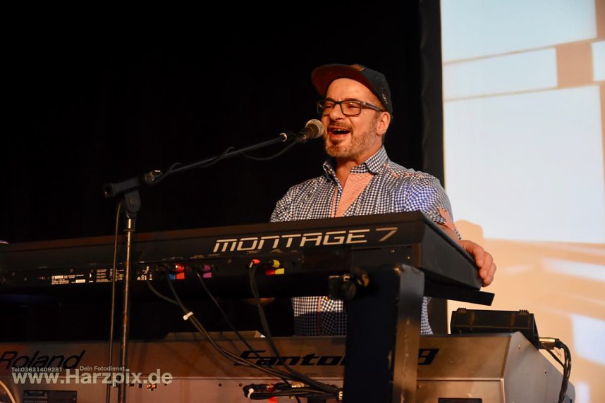 H&uuml;ttengaudi bei Autohaus Peter