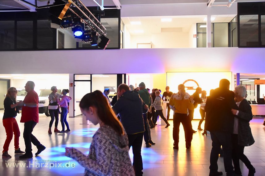 H&uuml;ttengaudi bei Autohaus Peter