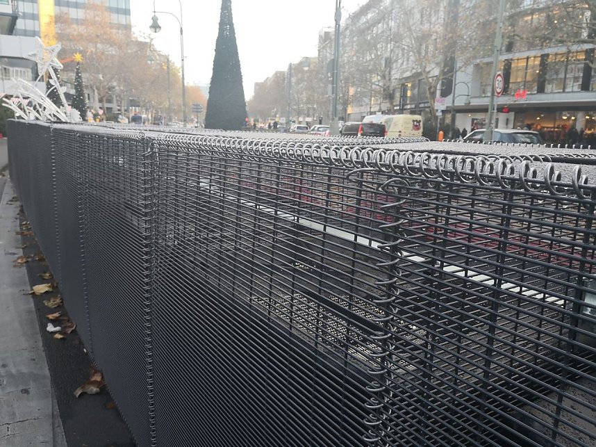 Weihnachtsmarkt-Festung in Berlin