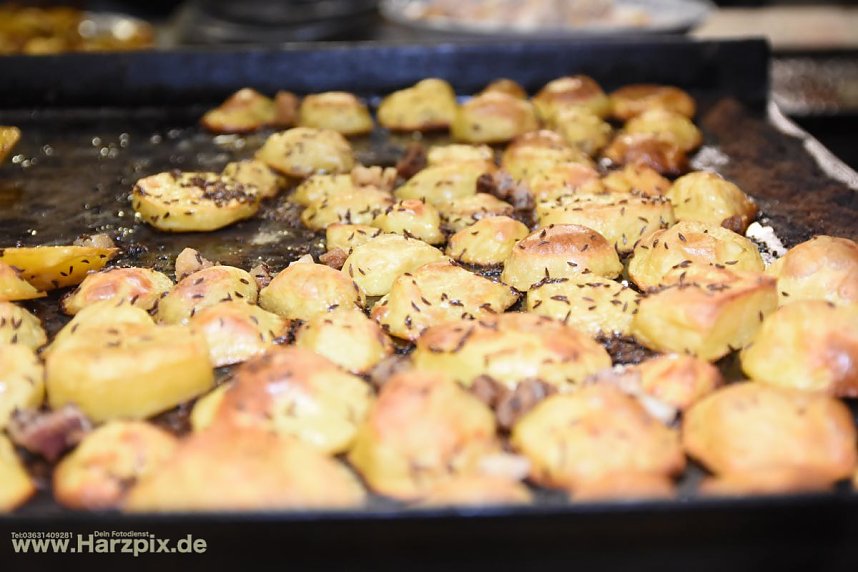 Kartoffelscheibenessen