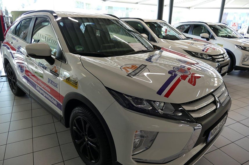 Autos an THC-M&auml;dels &uuml;bergeben