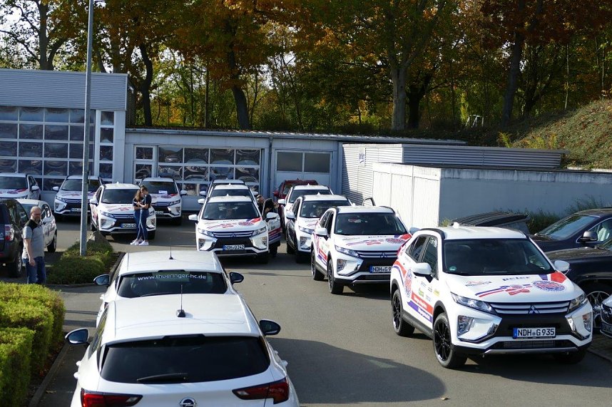 Autos an THC-M&auml;dels &uuml;bergeben