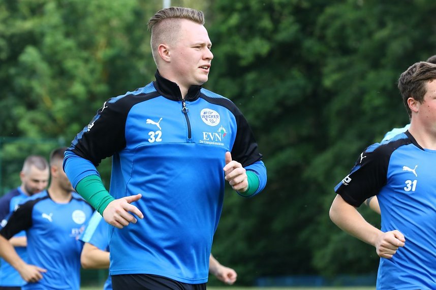 Trainingsauftakt des Oberliga-Kaders im AKS