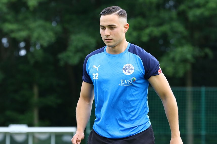 Trainingsauftakt des Oberliga-Kaders im AKS