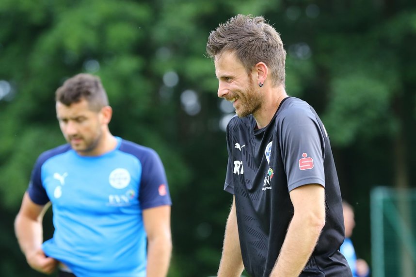 Trainingsauftakt des Oberliga-Kaders im AKS
