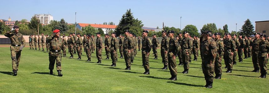 Bei Appell in Sondershausen Kommando &uuml;ber geben