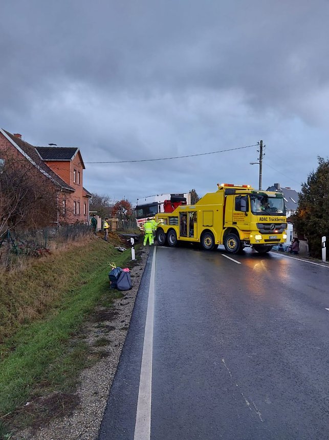 LKW-Bergung bei Oberspier