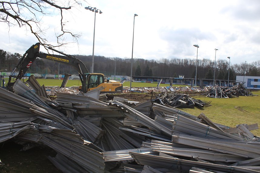 Ausblick &uuml;ber die abgerissene Trib&uuml;ne