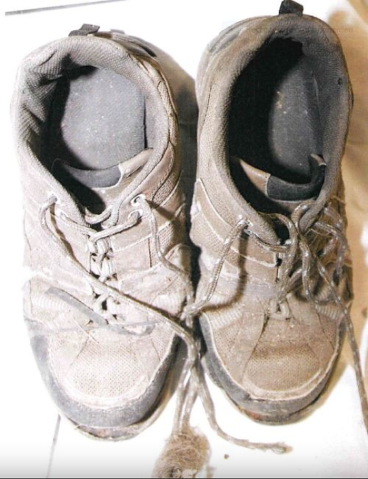 Wer hat eine Frau mit diesen Bekleidungsst&uuml;cken gesehen?