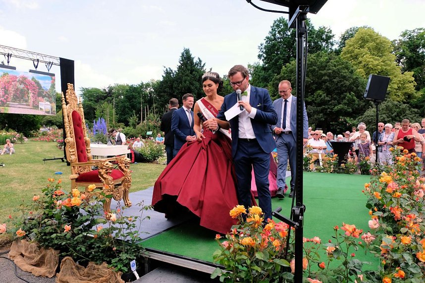 Kr&ouml;nung der Rosenk&ouml;nigin in Sangerhausen